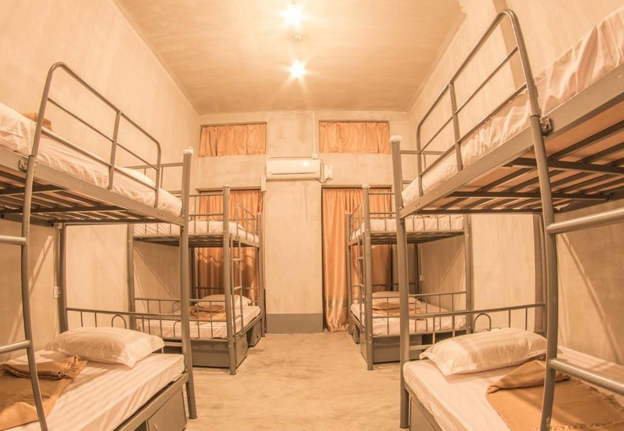 Shwe Yo Vintage Hostel Gyogon Exterior photo