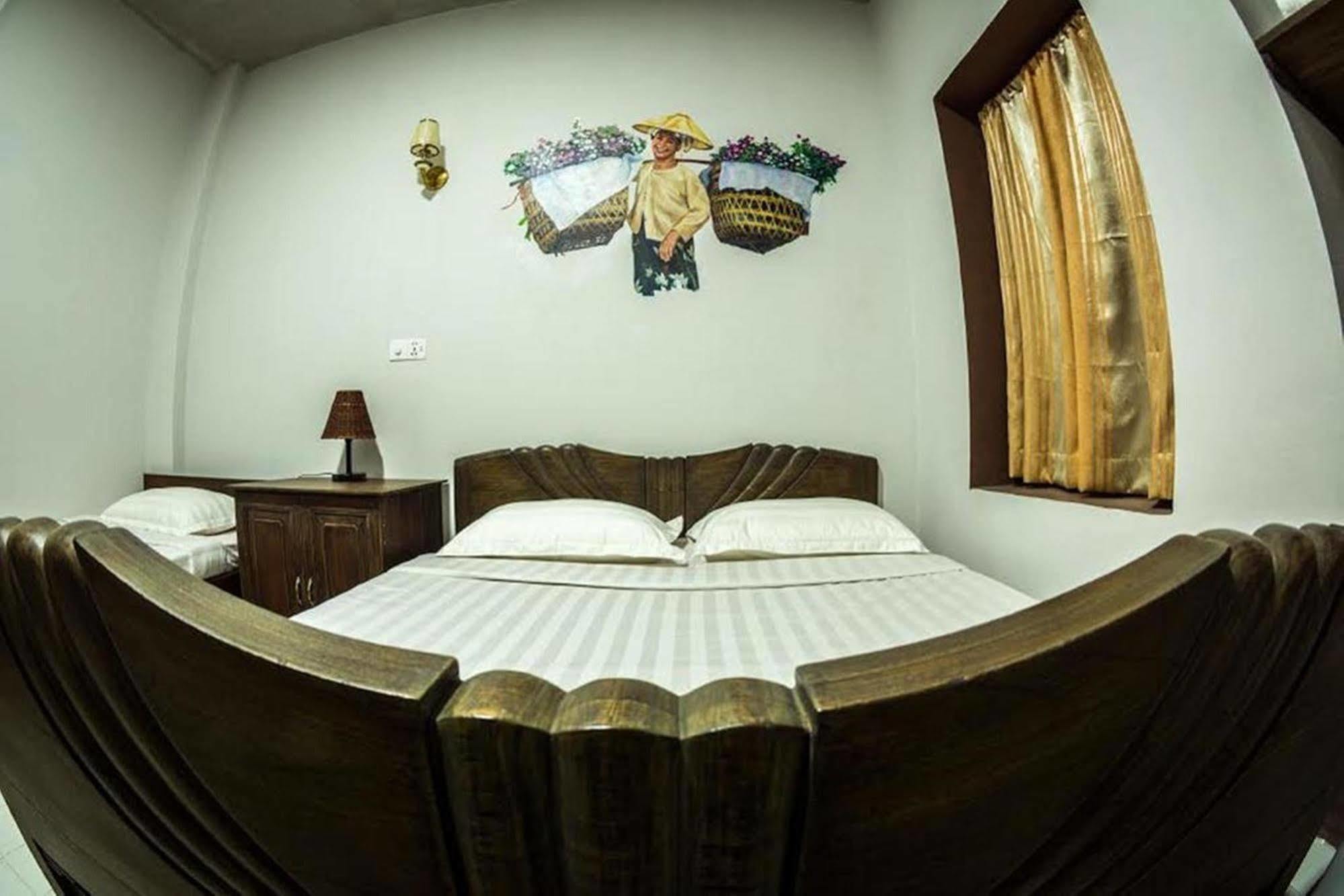Shwe Yo Vintage Hostel Gyogon Exterior photo